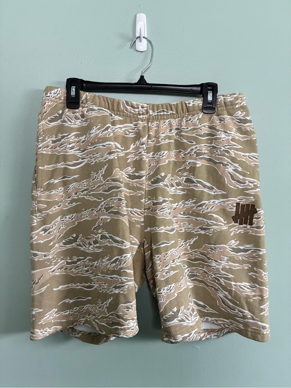 Undefeated Japan Tiger Desert Sand Camo Men’s Sweatshorts Sz L Military Inspired